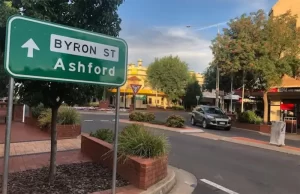 entering Inverell - round about with sign to Byron and Ashford